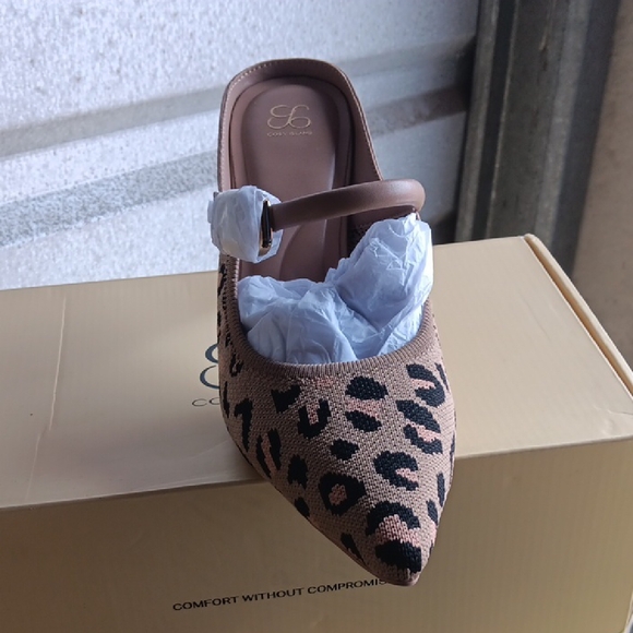 Stylish Leopard Print Heels - Picture 2 of 3